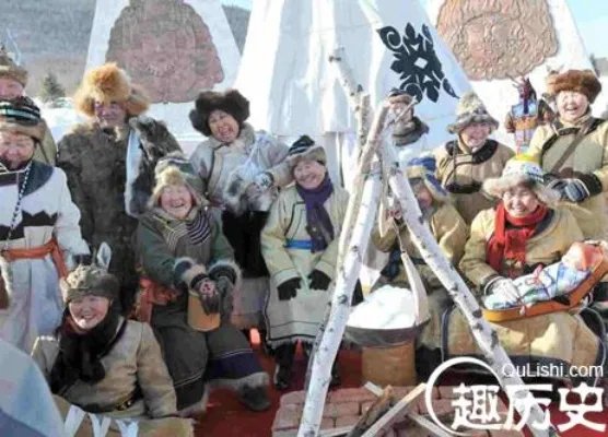 鄂伦春族服饰 鄂伦春族女子服饰的介绍