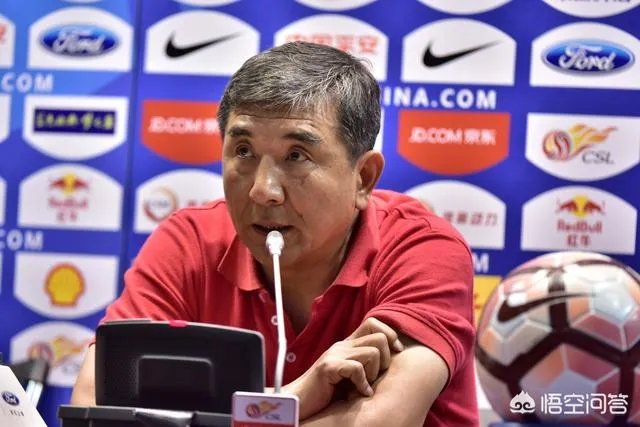 如何看待大连一方高层表示：期待新帅扭转局面，马林团队战术落后？