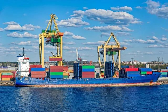 都说拉脱维亚美女“泛滥”，拉脱维亚真实的生活是什么样的？