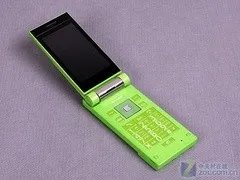 日系时尚翻盖手机 夏普SH9110c今欲破2K