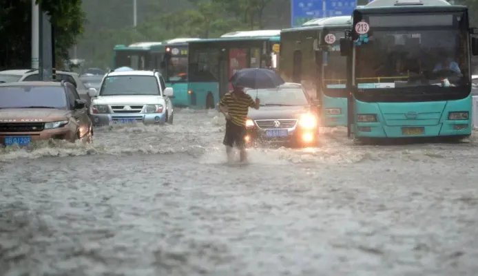 中央气象台连发30天暴雨预警是怎么回事？