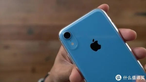 iPhone这款手机终于降价了:仅需一个月工资即可入手网友直呼真香