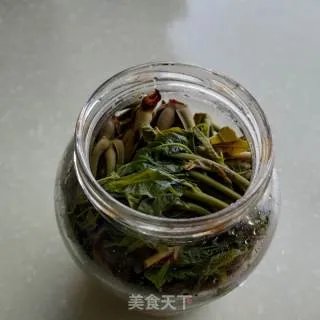 腌香椿芽