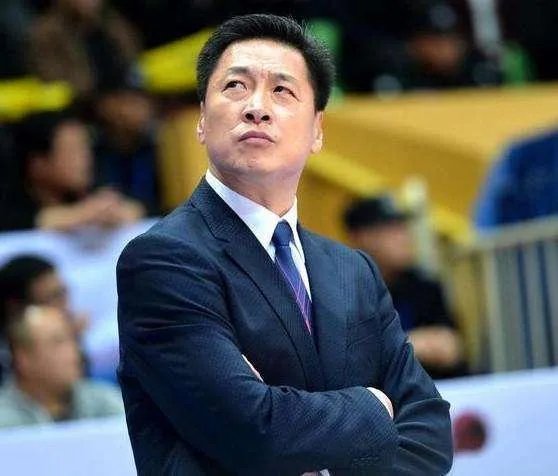 浙江广厦男篮主帅李春江是被球迷高估的教练吗?为什么?
