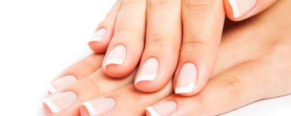 指甲盖上有竖纹是什么原因