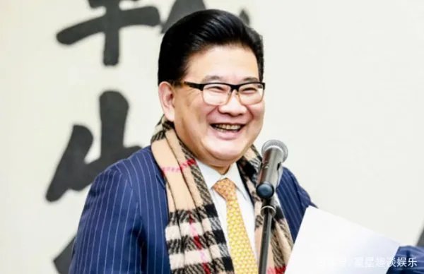 逃过东方卫视免职宴,“害”金星节目被叫停,曹可凡到底有何背景?