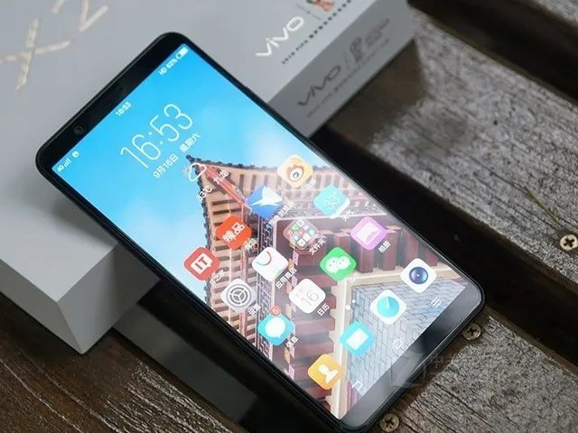iPhone一张脸用4年 国产机带领苹果创新