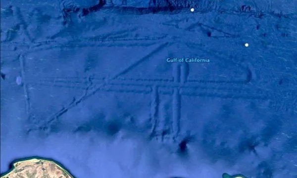 谷歌地图上隐藏在海底外星基地曝光，北极外星人基地是真的吗？