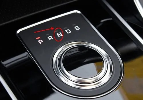 捷豹xf熄火的状态下怎么摘空档