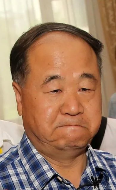 莫言开收割机是宣传农业的发展，还是炒作？