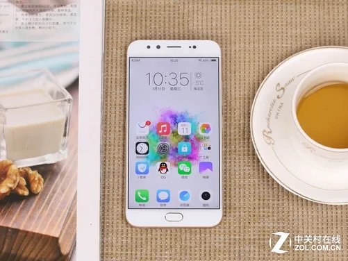 MotoZ领衔黑科技 市售特立独行手机盘点