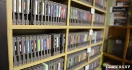 逆天玩家藏11000套游戏打破世界纪录 价值800万