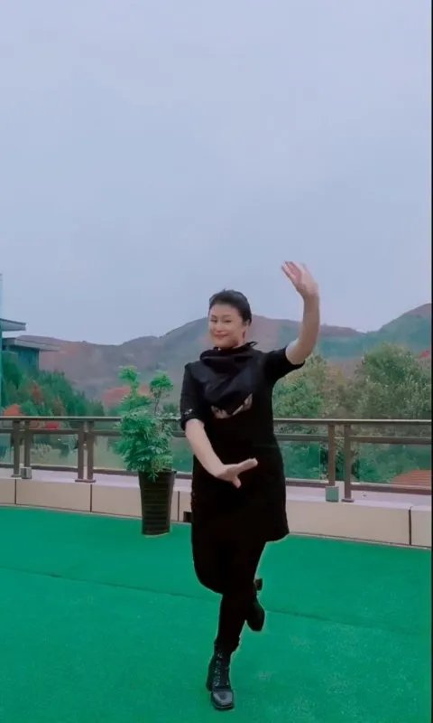 于月仙个人资料简历 年轻时候的照片有多漂亮