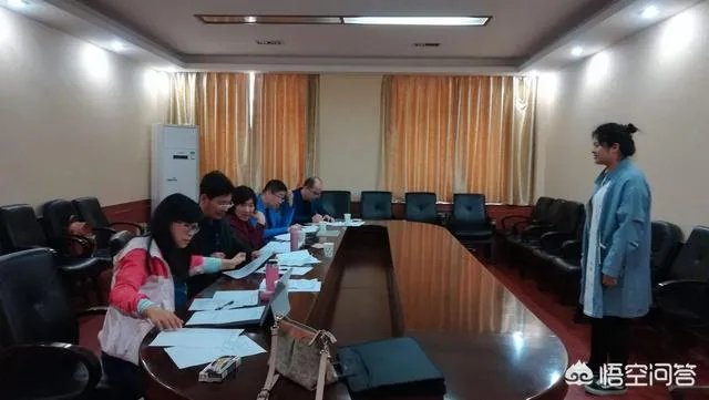 有人说考研如果考本校,对于专业科目中有些题目,本校的老师都会“透露”,作为别校的学生该怎么办,如何才能知道复习点?