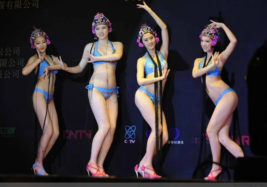 比基尼京剧亮瞎眼球 被指糟蹋国粹(组图)