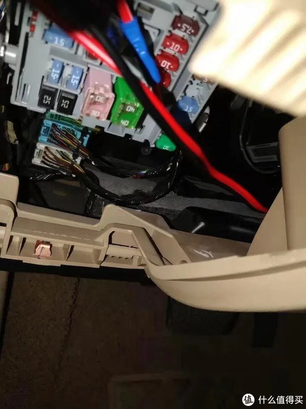 怎么安装点烟器