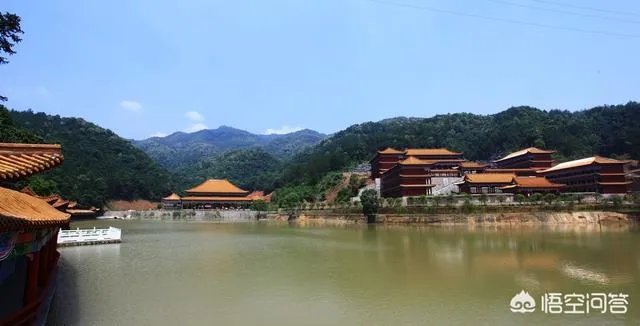 花10亿元打造仿古校区的高校是哪所？