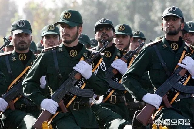 突发：伊朗一架战机在波斯湾水域坠毁，是被美国击落的吗？