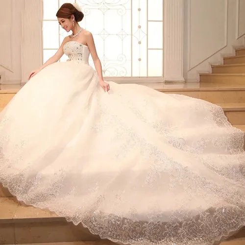 抹胸婚纱怎么穿　抹胸婚纱搭配小窍门