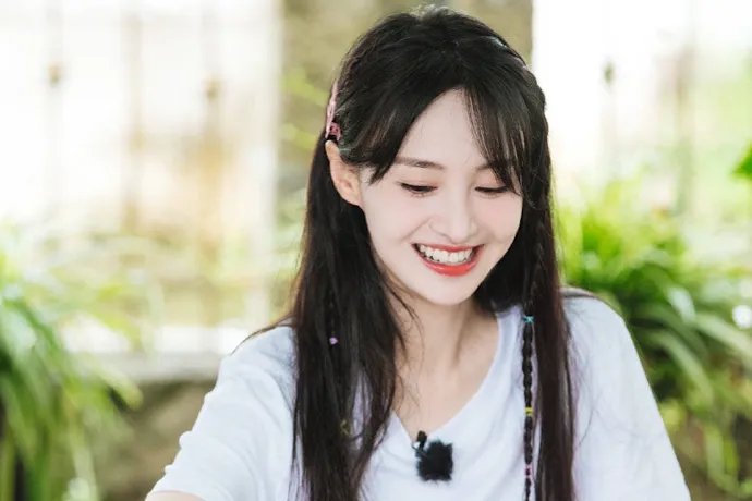 如何看待郑爽和张新成在综艺《奇妙小森林》中的互动？