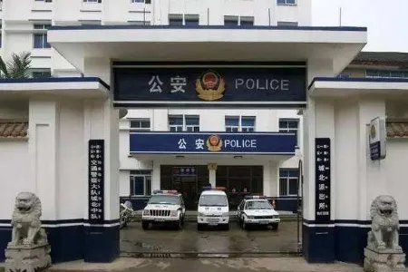 盗窃嫌犯派出所门口徘徊蹭网，警方是如何发现他就是窃贼？