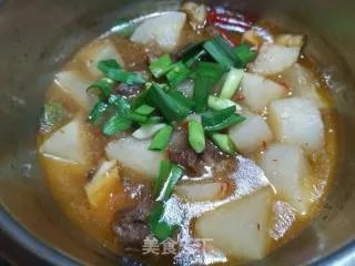 牛腩炖萝卜