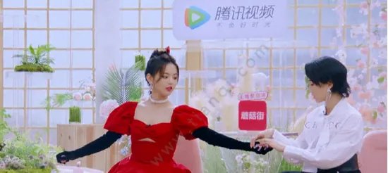 杨超越yamy互怼太过好笑,她们是因为什么怼起来的?