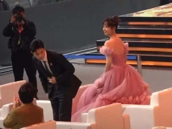 网友认为肖战对吴宣仪和杨紫的态度截然不同是在拜高踩低，对此你怎么看？