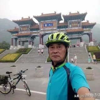 自行车爱好者去骑车旅行，准备个什么户外生存包较好？