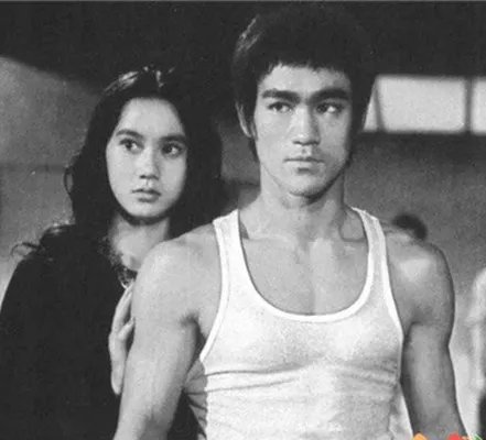 苗可秀近况曝光  永远不被遗忘的龙女郎