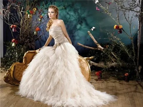 北京卖婚纱礼服的地方  北京婚纱礼服一般多少钱