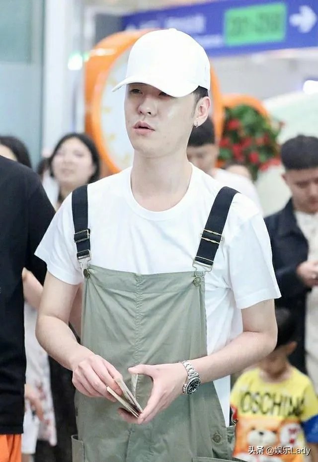 可以分享德云社私服照片吗？