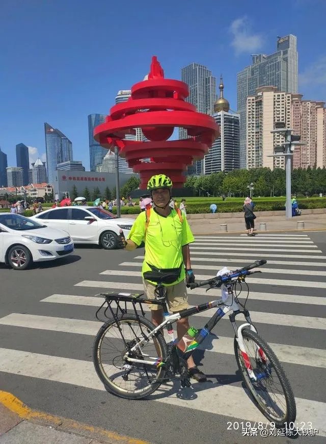 自行车爱好者去骑车旅行，准备个什么户外生存包较好？