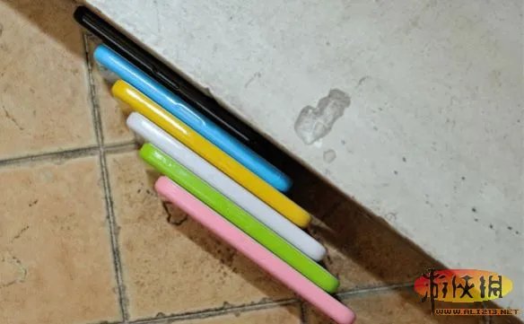 iPhone 5C第六色已正式现身 新全家福谍照公布