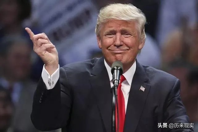 突发：伊朗一架战机在波斯湾水域坠毁，是被美国击落的吗？