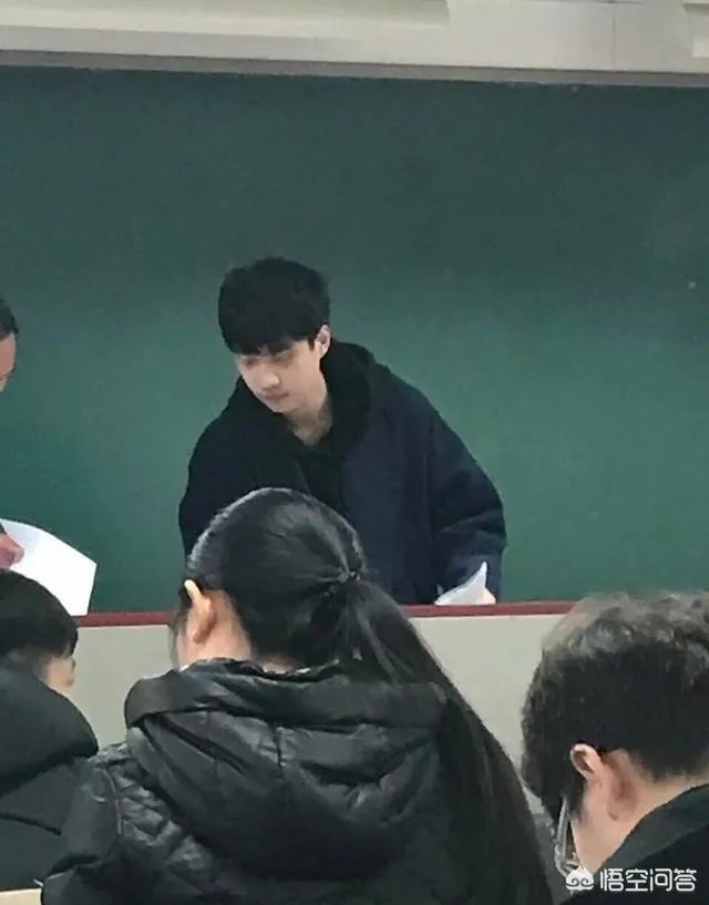 被湖南大学“90后”高颜值副教授刷屏，你觉得这位副教授颜值怎么样？