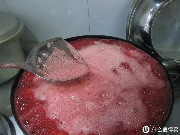记一大锅草莓酱的粗犷制作与长久储藏