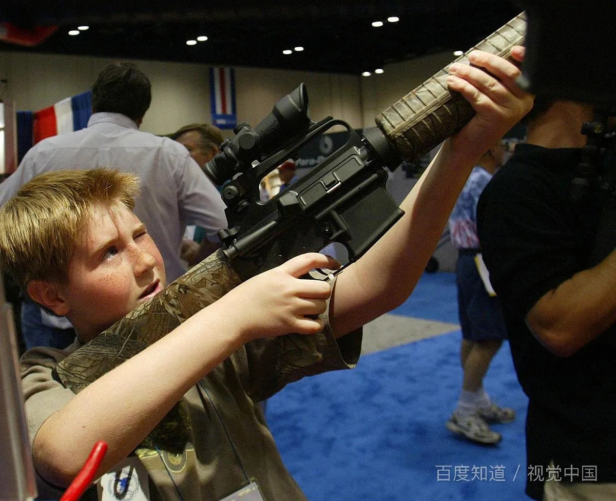 美德州血案刚致8人死亡！美频发枪击案的根本原因是什么？