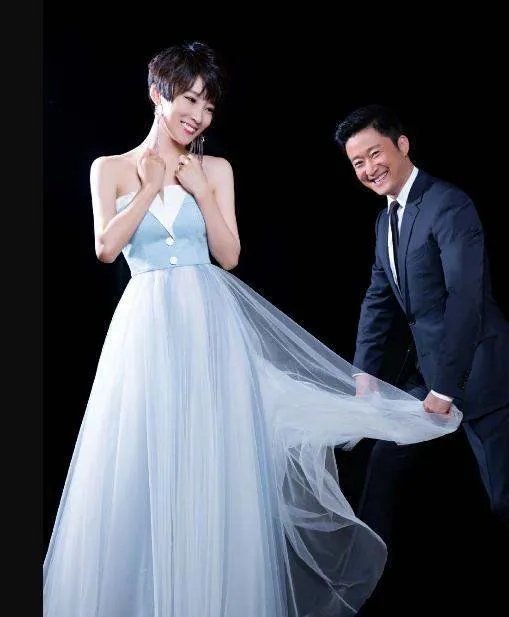 谢楠在菜市场买菜，全程提菜男友力十足，你酸了吗？