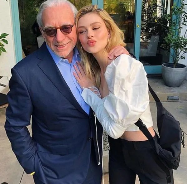 贝克汉姆大儿子求婚,求婚钻戒的价格究竟有多惊人?