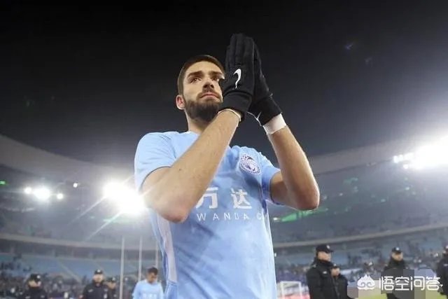 如何看待大连一方高层表示：期待新帅扭转局面，马林团队战术落后？