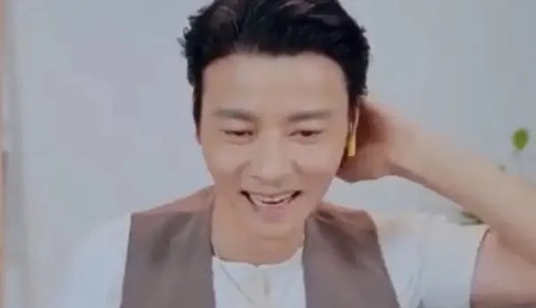 蔡少芬回忆与梁朝伟拍吻戏,拍的吻戏是哪一部剧?