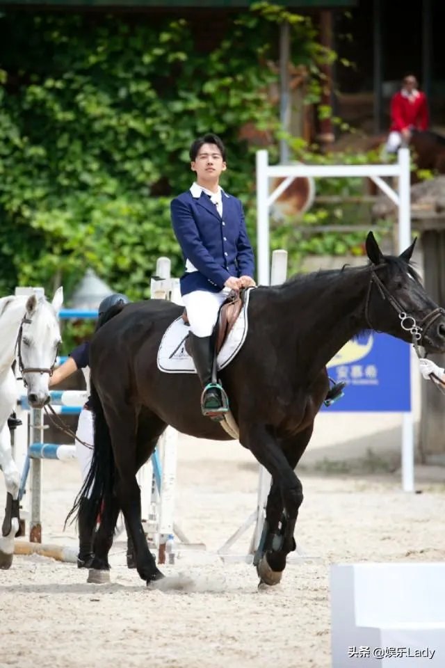 可以分享德云社私服照片吗？