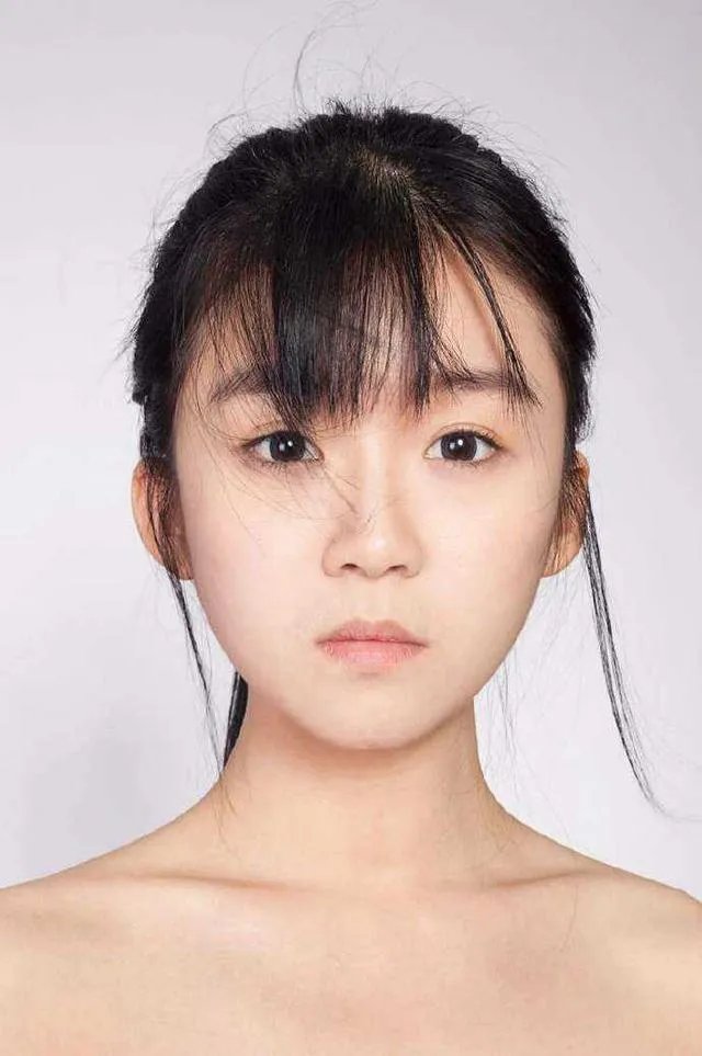 有没有绑马尾的美女照片做手机壁纸？