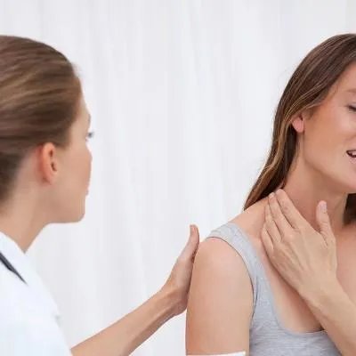 喉咙痛吃什么好的快？