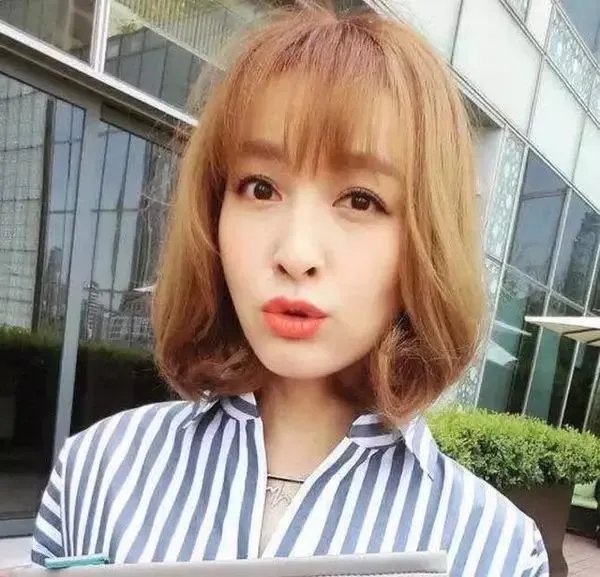 吴昕遭网友吐槽退出闲鱼,该不该提倡明星卖二手货?