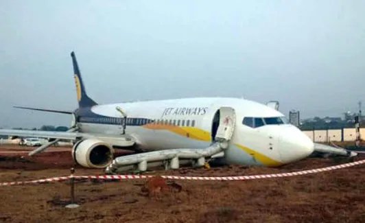 印度客机冲出跑道具体伤亡情况如何？