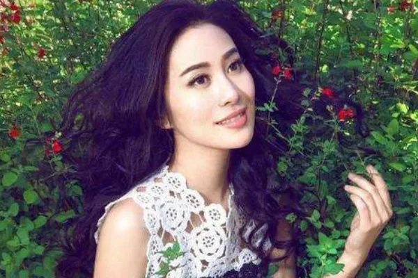 叶璇首曝与小默先生分手原因，他们究竟因为什么分手的