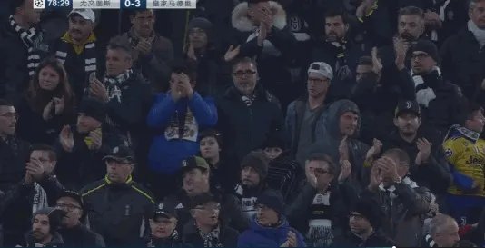 面对尤文球迷的欢呼和赞许，C罗用双手合十回应，你怎么看？