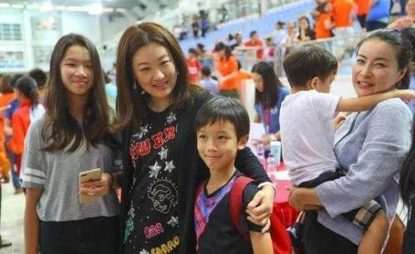 跳水天后伏明霞现状如何?